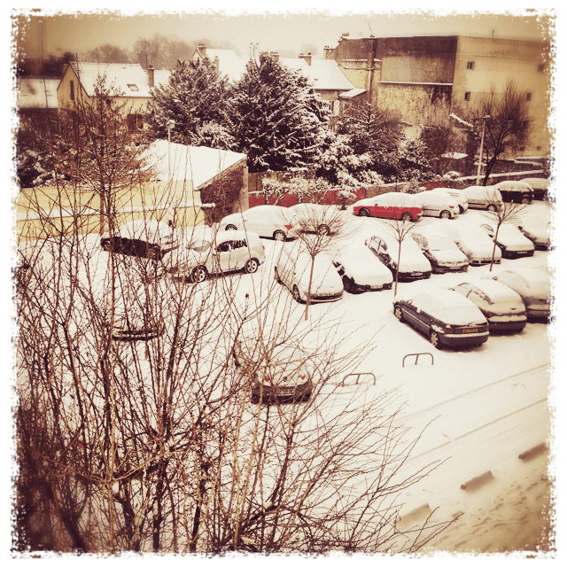 Nhìn từ cửa sổ nhà mình...